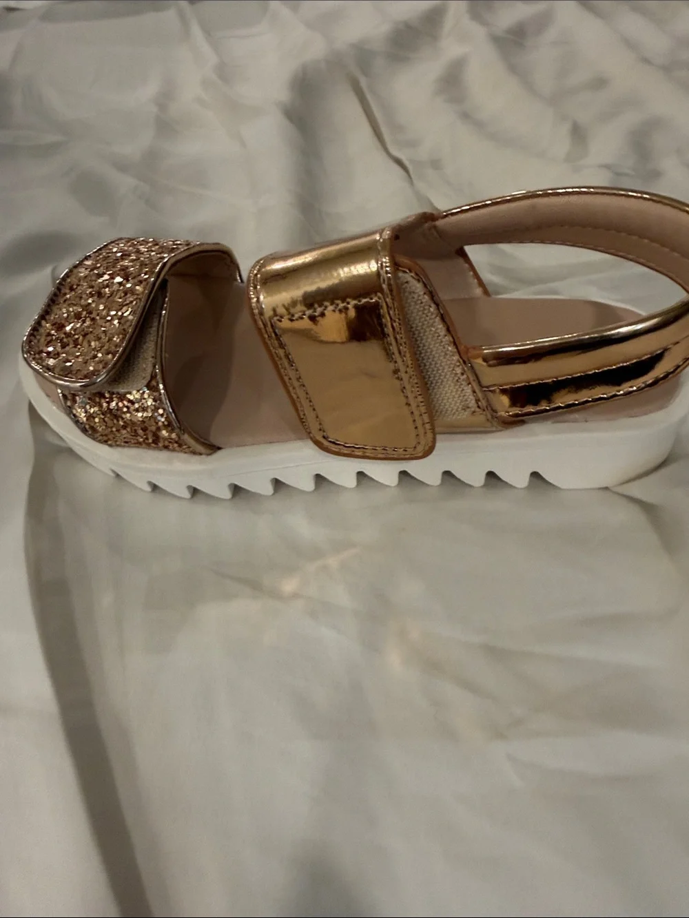 Dream Pairs brand new